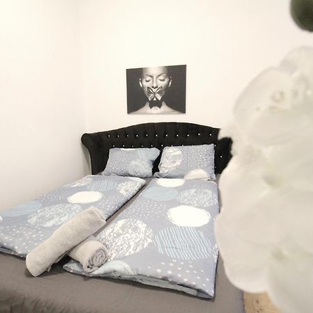 Comfort Apartment Hg Wina Bagian luar foto