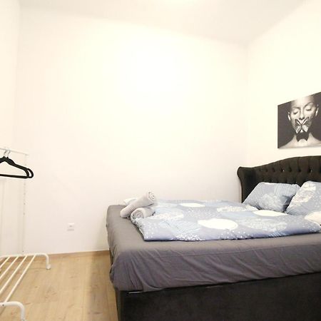 Comfort Apartment Hg Wina Bagian luar foto